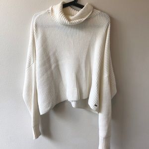 Hollister cream turtle neck sweater